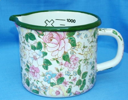 Hrnček dekoračn&yacute; bucľat&yacute; s odmerkou 0,6 l